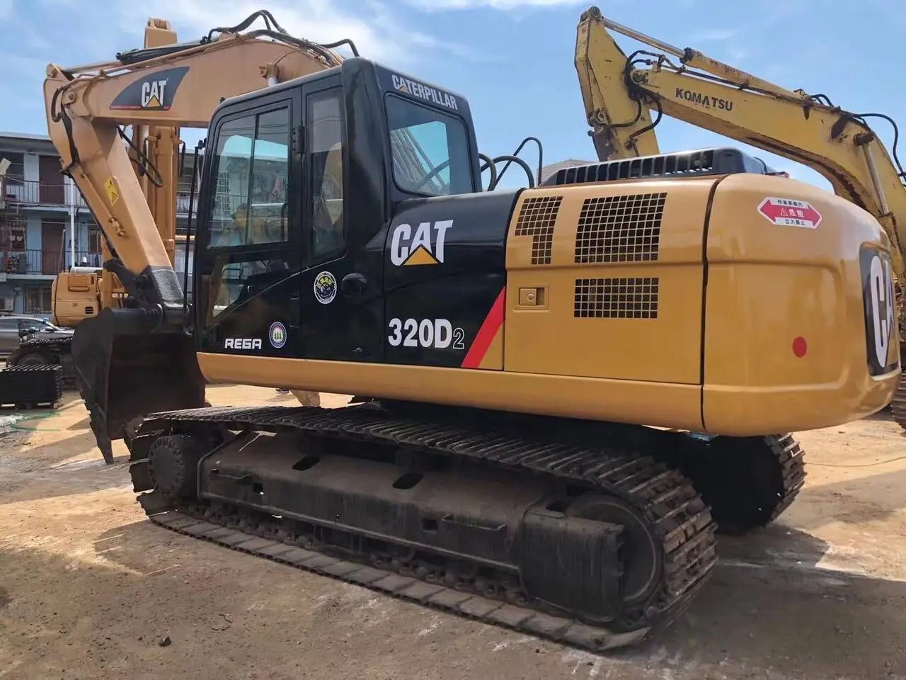 cat 320.jpeg