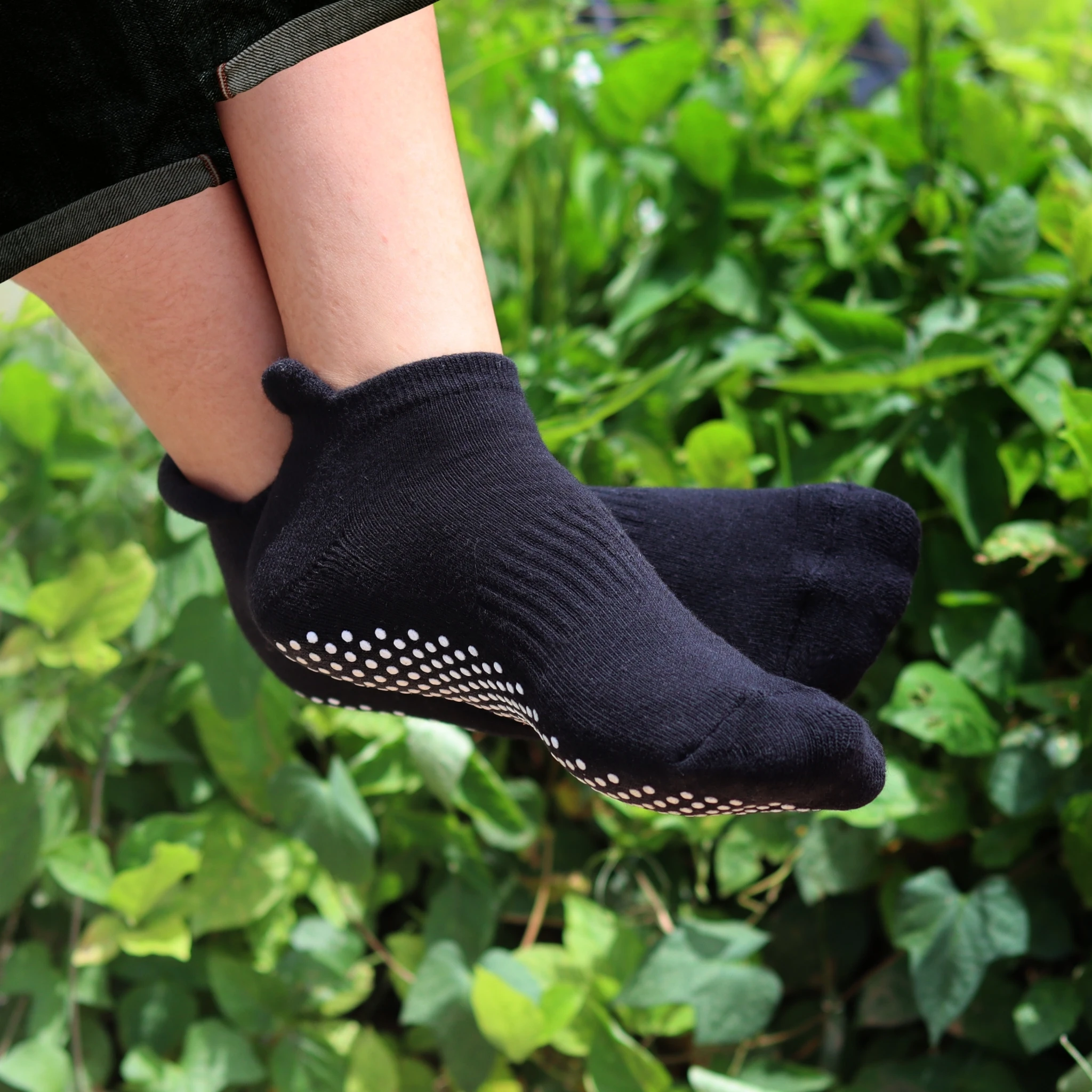 RATIVE Anti Slip Non Skid Barre Yoga Pilates Hospital Socks with grips for Adults Men Women
