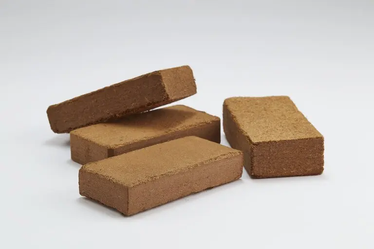 650g cocopeat briquettes exceptional and high quality farming products eco-friendly and bio-degradable worldwide best exporter