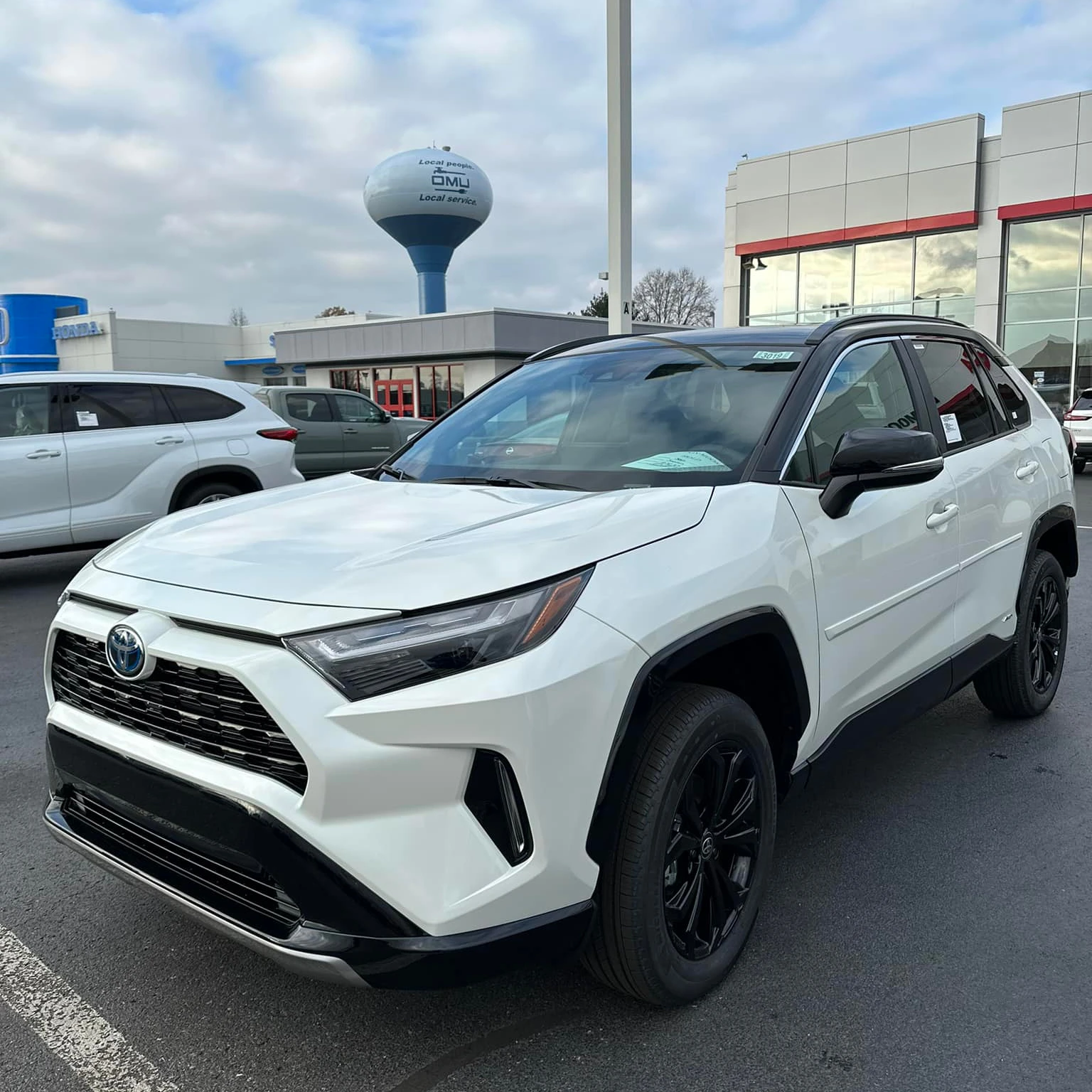 2022 Toyota RAV4 Hybrid по цене аукциона, очень доступно
