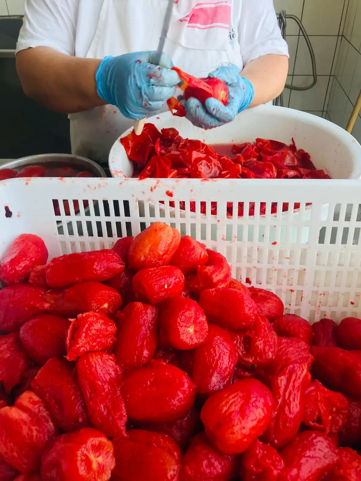 Italian high quality whole peeled tomatoes in tomato juice for pasta and meat