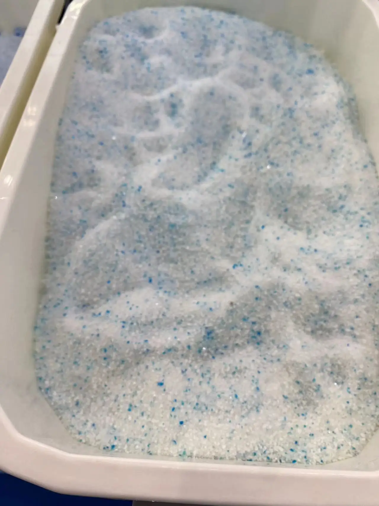 OEM/ODM Highly Absorbent natural Micro crystal cat litter 3.8L Non Clumping Silica Gel Crystal cat litter sand