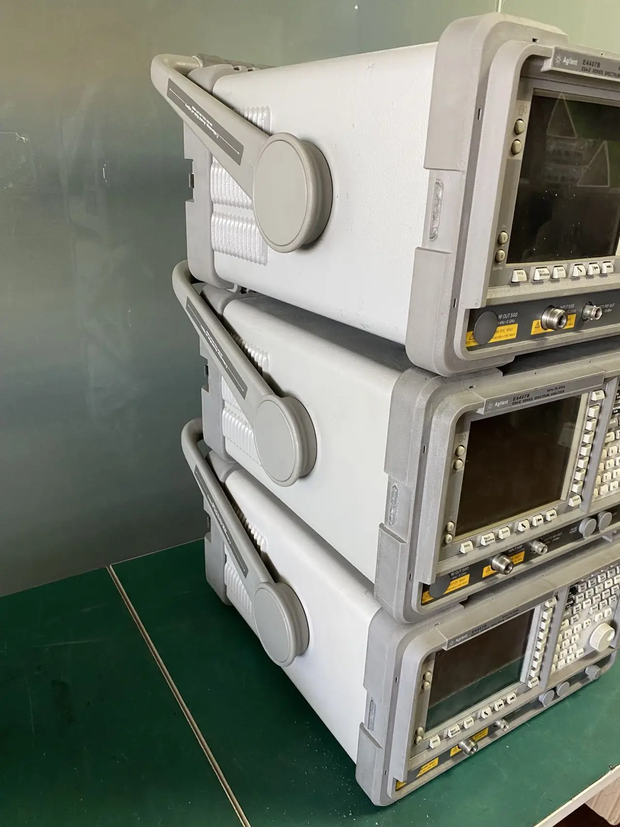 Keysight/ Agilent HP E4407B 9kHz - 26.5GHz ESA-E Spectrum Analyzer  USED