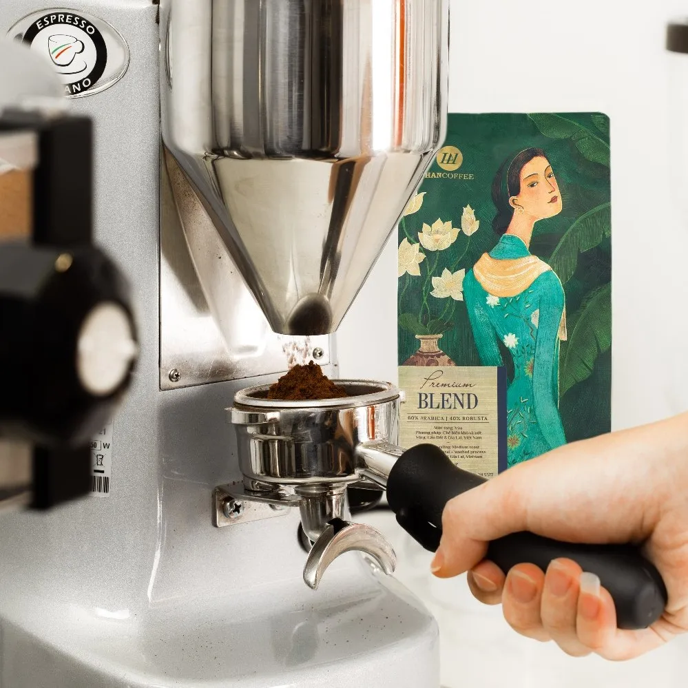 VIETNAMESE 60% ARABICA 40% ROBUSTA  BLEND COFFEE ROASTED COFFEE WHOLE BEAN COFFEE - PREMIUM QUALITY - OEM/ ODM