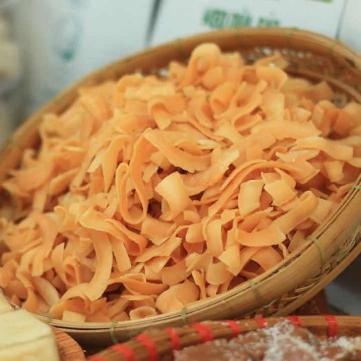 TOP-QUALITY CRISPY COCONUT CHIPS - HEALTHY SNACK / FRESH & CRUNCHY / ORDER NOW at BEST PRICE / MADE in VIETNAM