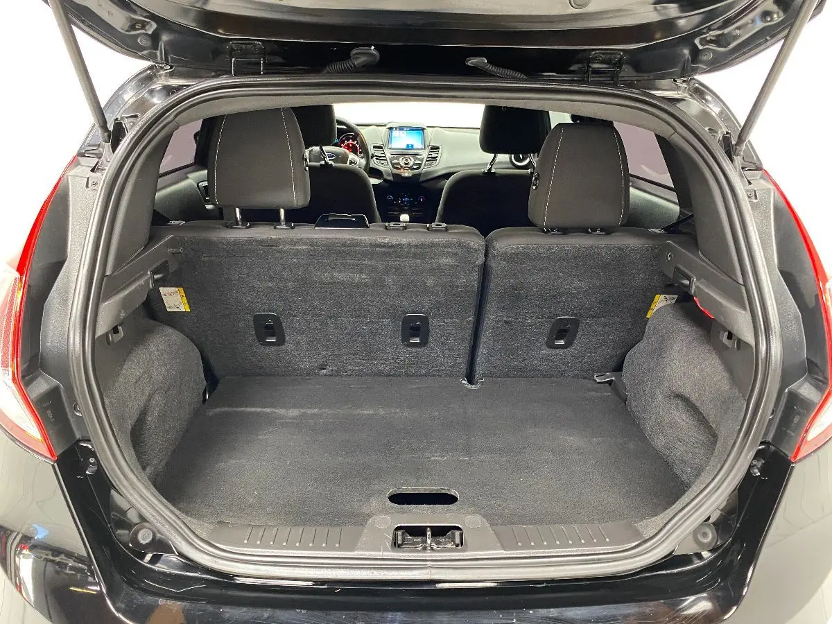 Рекламные продажи сертифицированных новых 2016 6-скоростных автомобилей