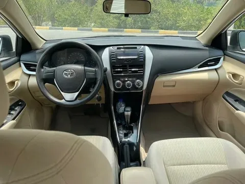 Подержанный YARIS седан 1.5L SE 2019 LHD
