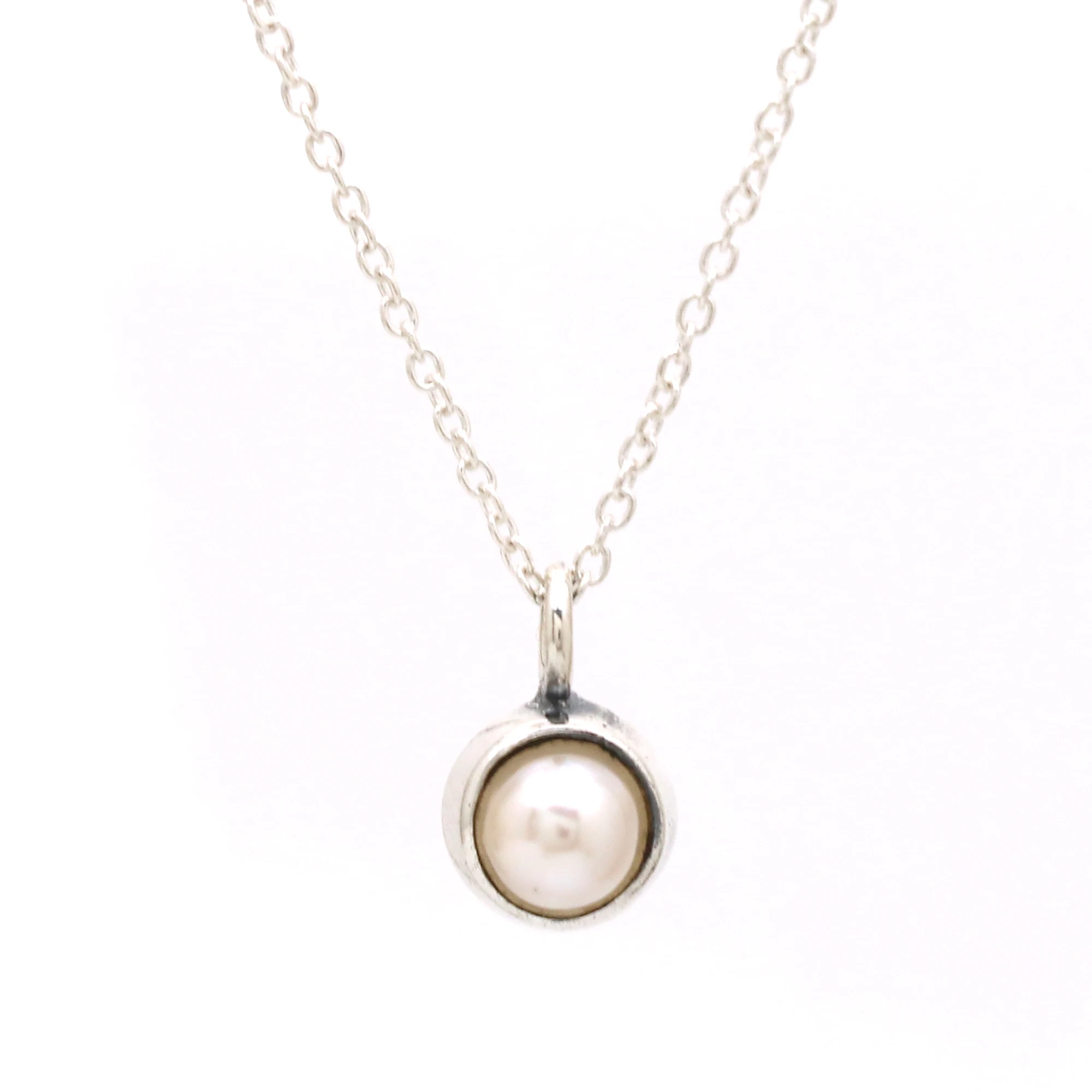 Elegant Looking Textured Simple Single Pearl Gemstone 925 Sterling Silver Necklace In Wholesale Price