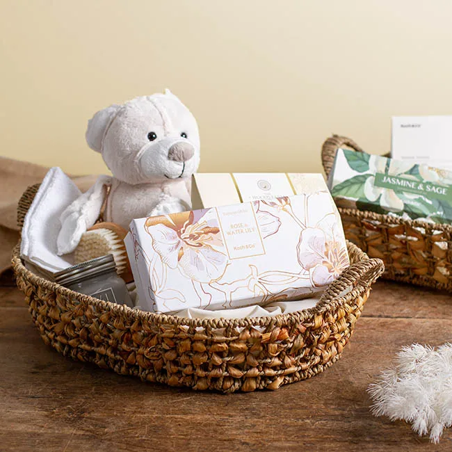 100% Handwoven Natural Round Water Hyacinth Decorative Serving Tray Vietnam Supplier Wholesale Price Food Serving Trays