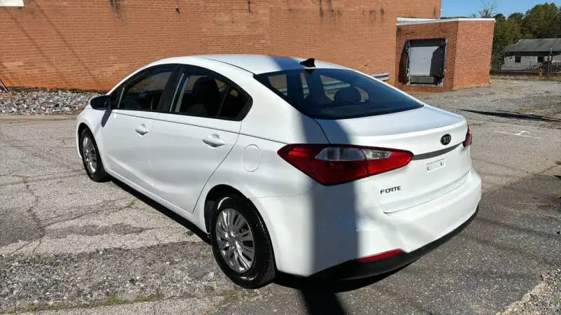 2016 Kia Forte LX 4dr Sedan 6A Bluetooth легкосплавные диски большие оптовые цены подержанные дешевые автомобили для продажи
