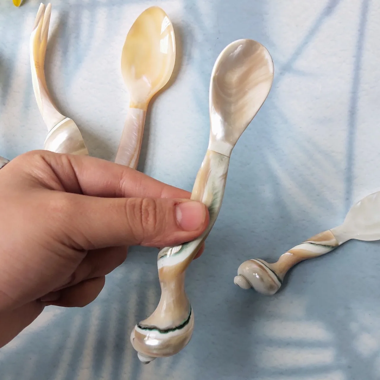 Customized Logo Factory Manufacturer Snail Handle Mother Of Pearl Spoon, Caviar Spoon Serving High Quality By Vitrapro