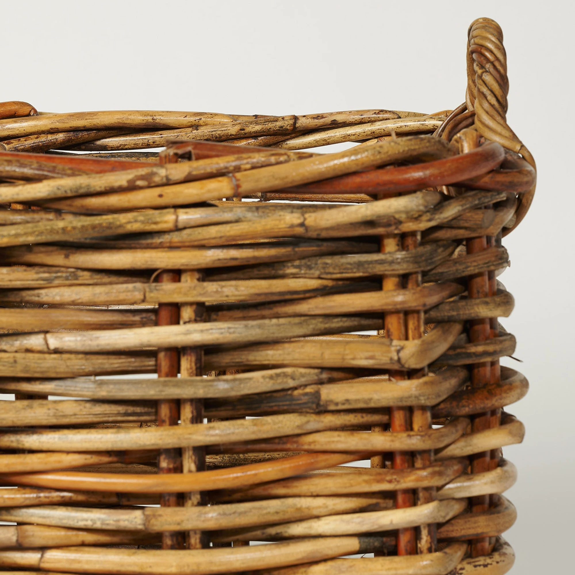 Cheapest Price Vietnam Rattan Woven Baskets Suppliers Storage Clothing Wicker Laundry Bags Hamper Handmade Ecofriendly Basket