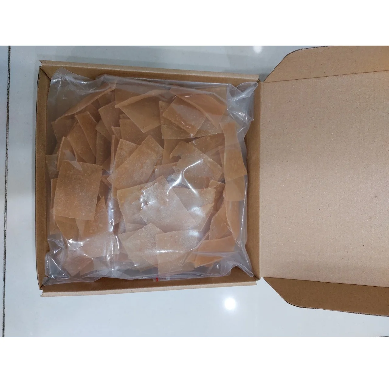 Top Quality Wholesale Price 9 months Shelf Life Crispy Texture Vietnam Taste Salty Box 500gr Prawn Cracker Shrimp Chips