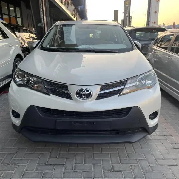 Используется RAV4 2.5L XLE 2014 LHD