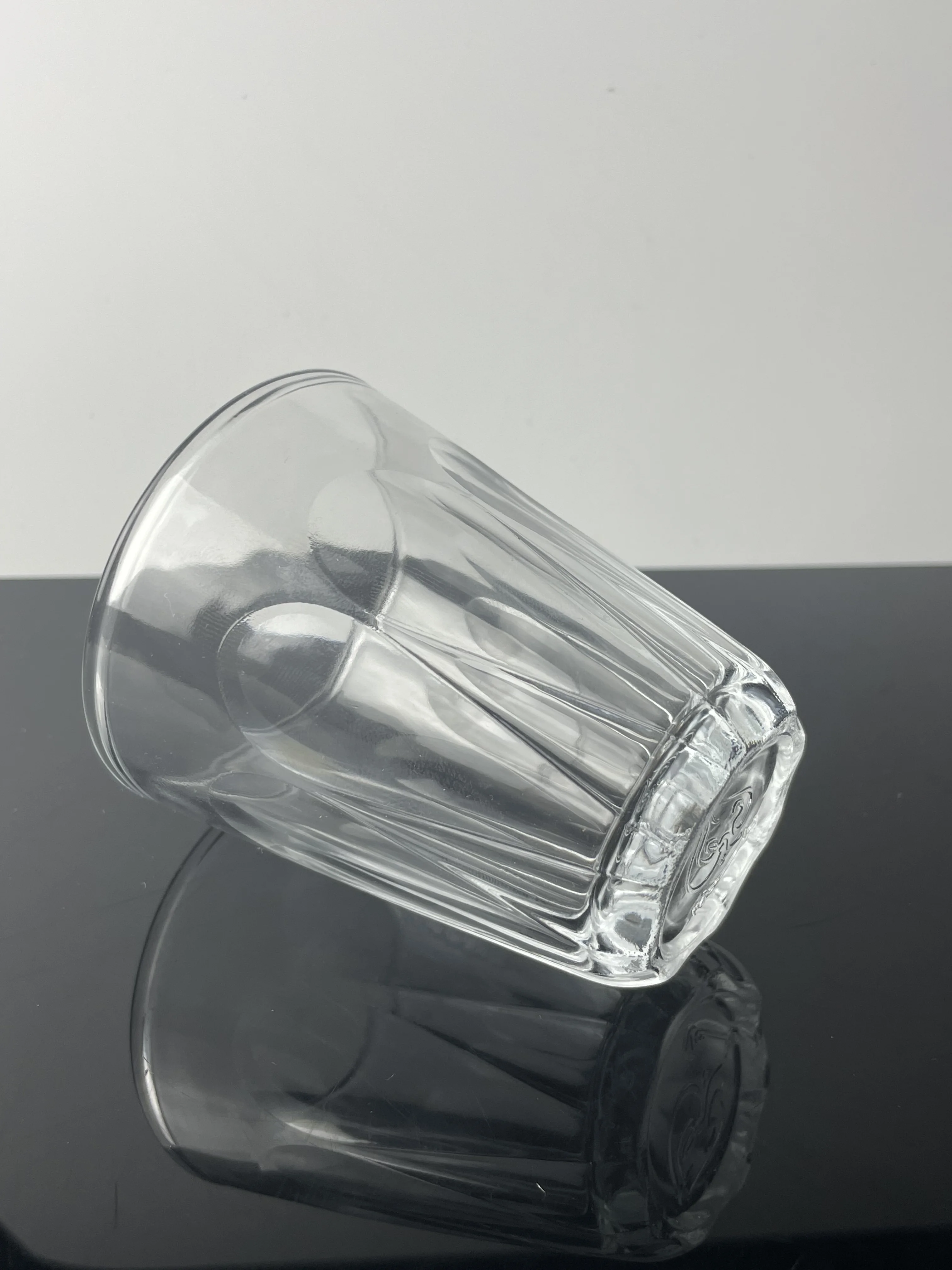 Tempered Glass Yemen popular tea  Cups Promotional supermarket sell  Drinking Soju /akvavit Cup Magic Tumbler