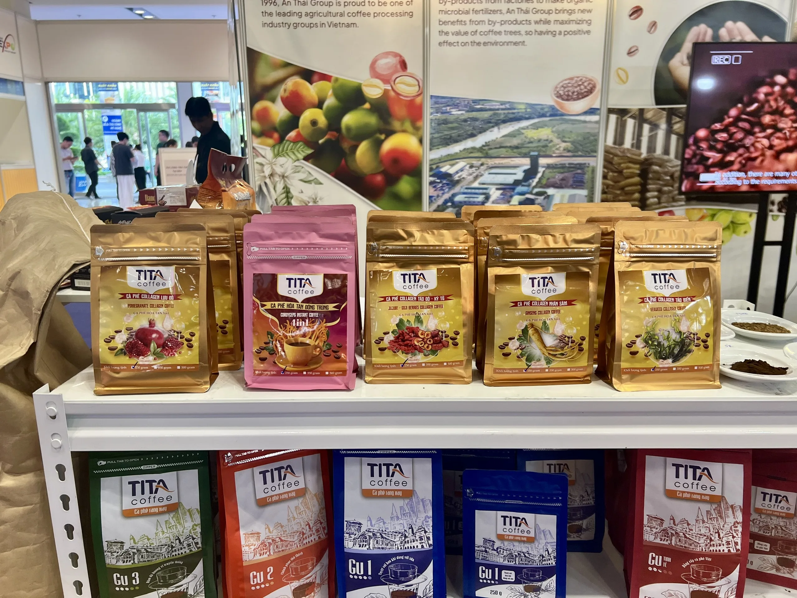 6 в 1 сливочный фруктовый ароматный растворимый кофе премикс Robusta Jujube ягоды годжи коллаген сладкий мягкий вкус OEM коробке оптом