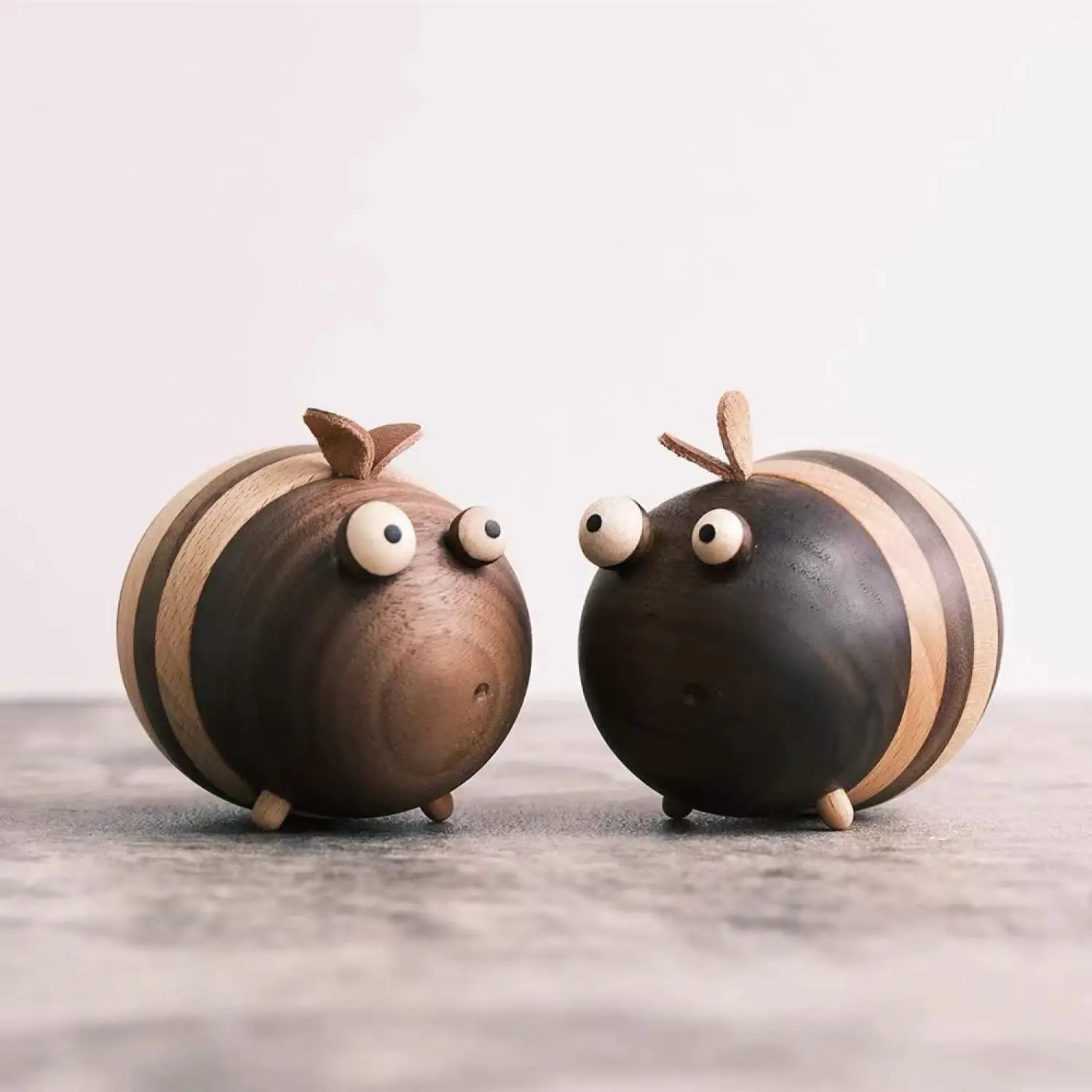 Latest Design Hot Sale Toothpick Holder Gifts Dispenser Bee Decor Bee Holders 150 Pcs