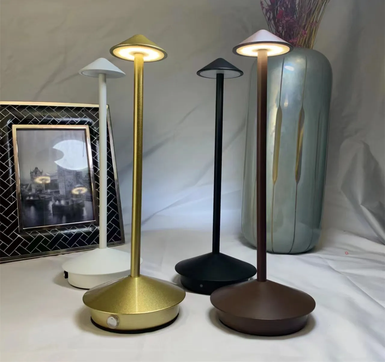 Pina pro USB rechargeable Portable Touch control battery operated restaurant Bar Decorative cordless led Table Lamp lights