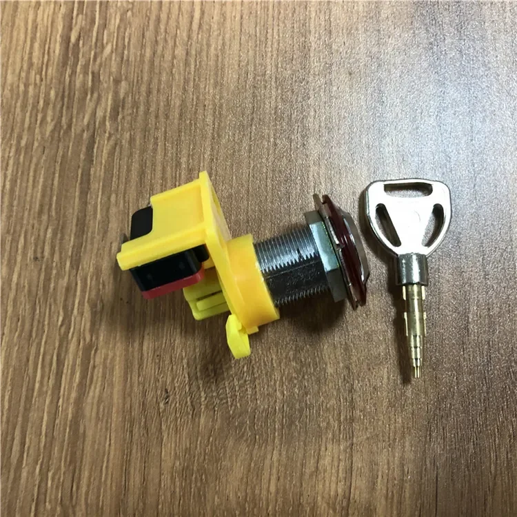 Arcade Game Table Machine Part Redeem Credits In and Out Key in Lock Set