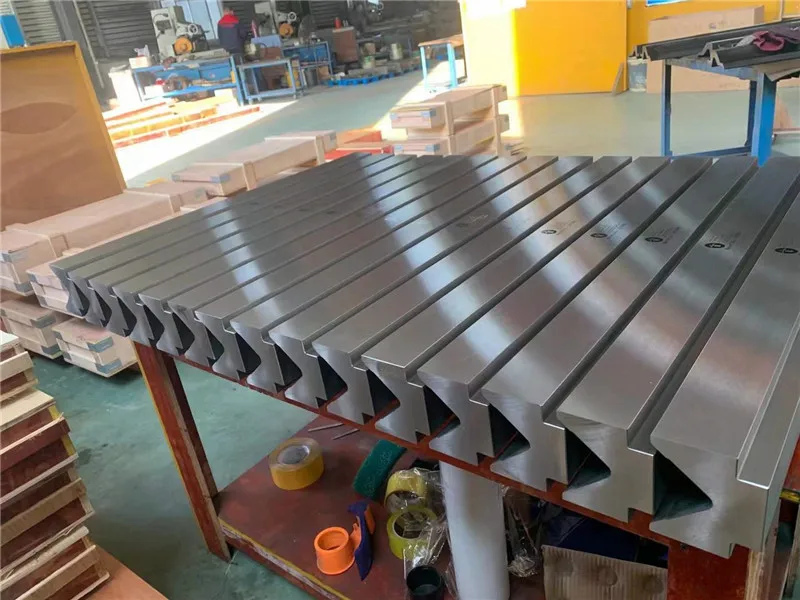 835MM 4V Hydraulic Press Brake Machine Tool And Dies