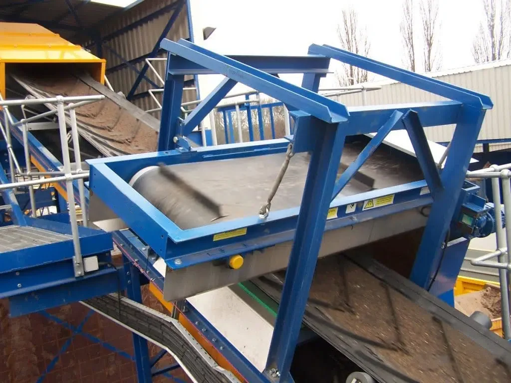 RCYD 600mm 650mm Width Auto Cleaning Overband Belt Magnet Conveyor Permanent Magnetic Iron Separator