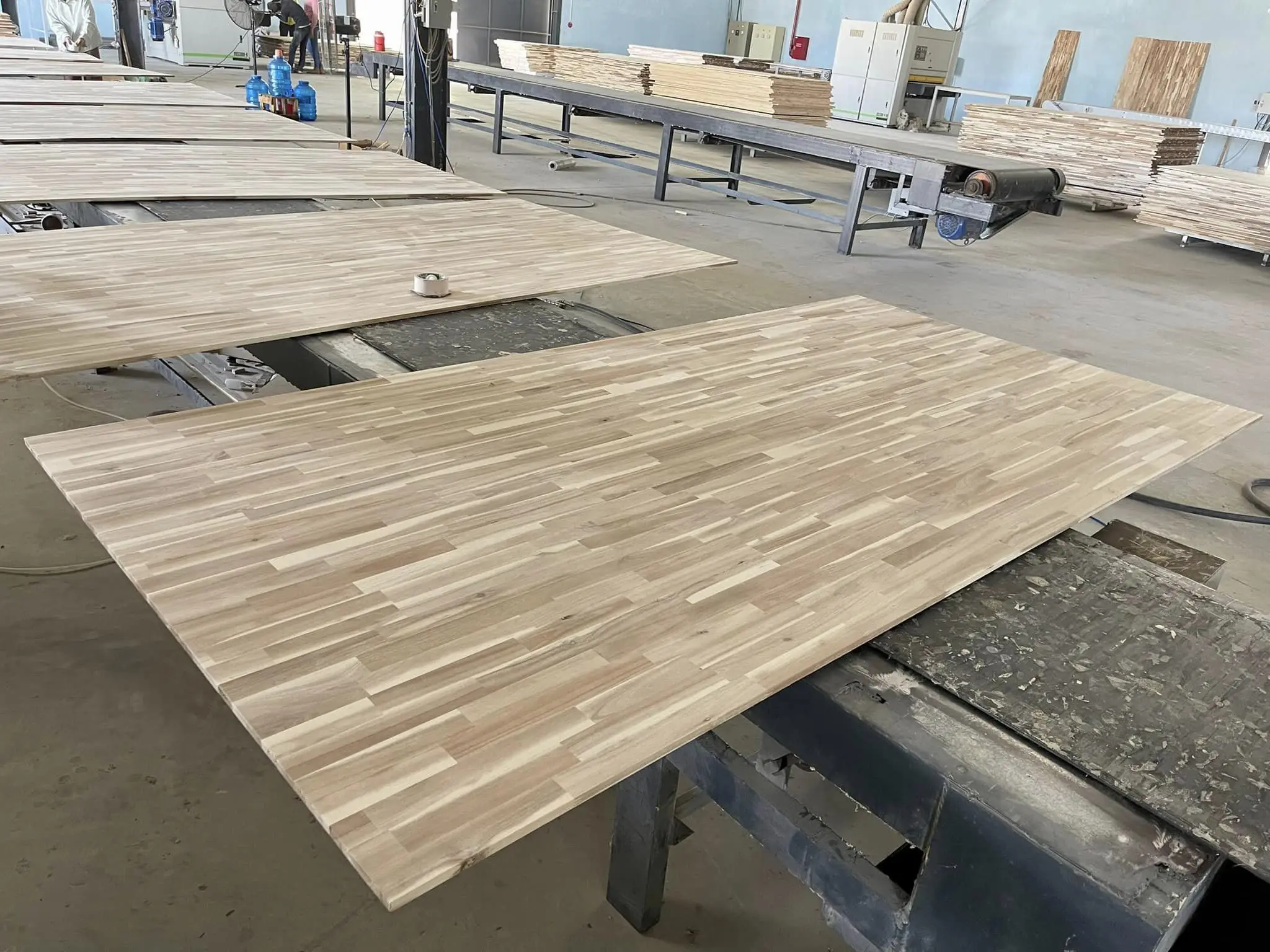 Modern Design Solid Surface Countertop Natural and Artificial Stone Yellow Wood Laminated Counter for Hotel Modern Style