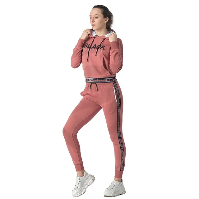 Спортивные костюмы из 100% полиэстера