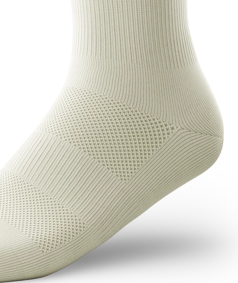 Support Sample Cotton Sweat-Absorbent Breathable Half White Crew Socks Fitted Heel Y-stitch heel Arch support Strip grip socks