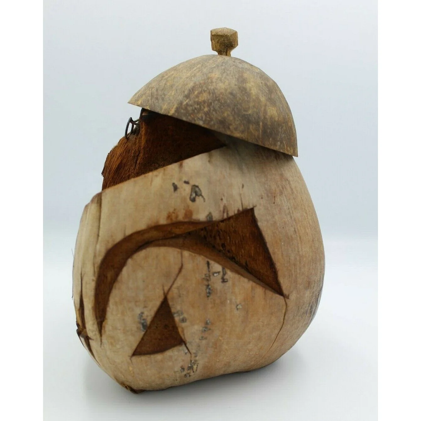 High quality Hawaiian Decoration Coconut Carved Monkey Bank Sculpture Luau Party Table Decor Hawaii Souvenir Tiki Bar Carving