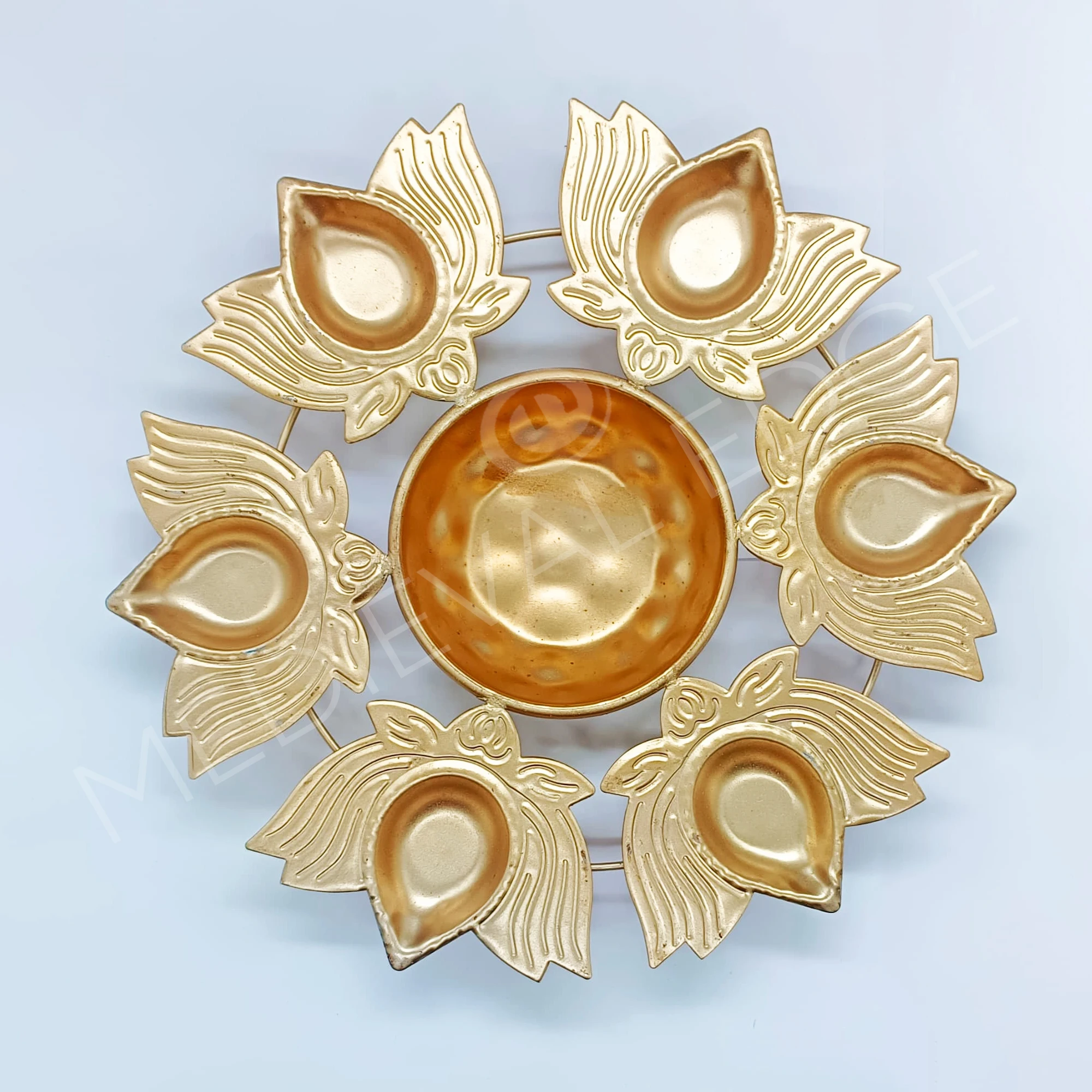 Best Quality Iron Flower Shape Diya Original Indian Factory Decorative Oil Lamp for Diwali and Religious Ceremonies Home Decor