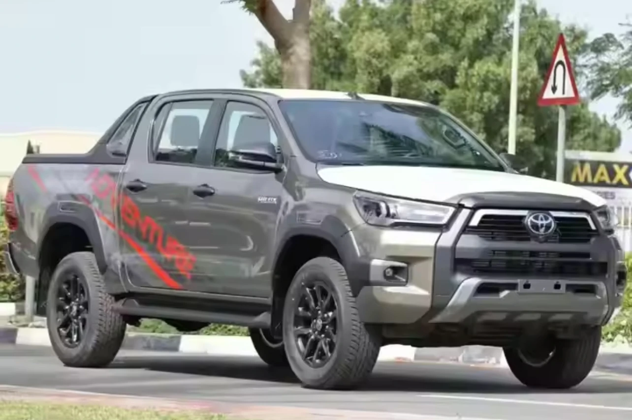 2021 (LHD) TOYOTA HILUX DC 2 7 P MT 4x4 P. Окно коричневые подержанные автомобили