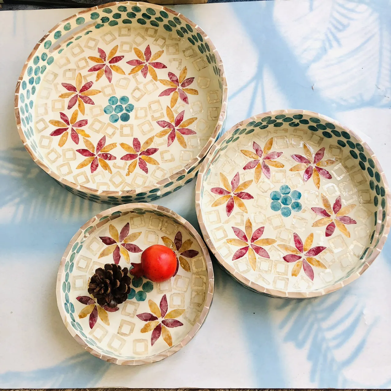 Hot Selling Flora Mother Of Pearl Inlay Tray Round Serving Tray With Handle Decorative Tray From VIETNAM