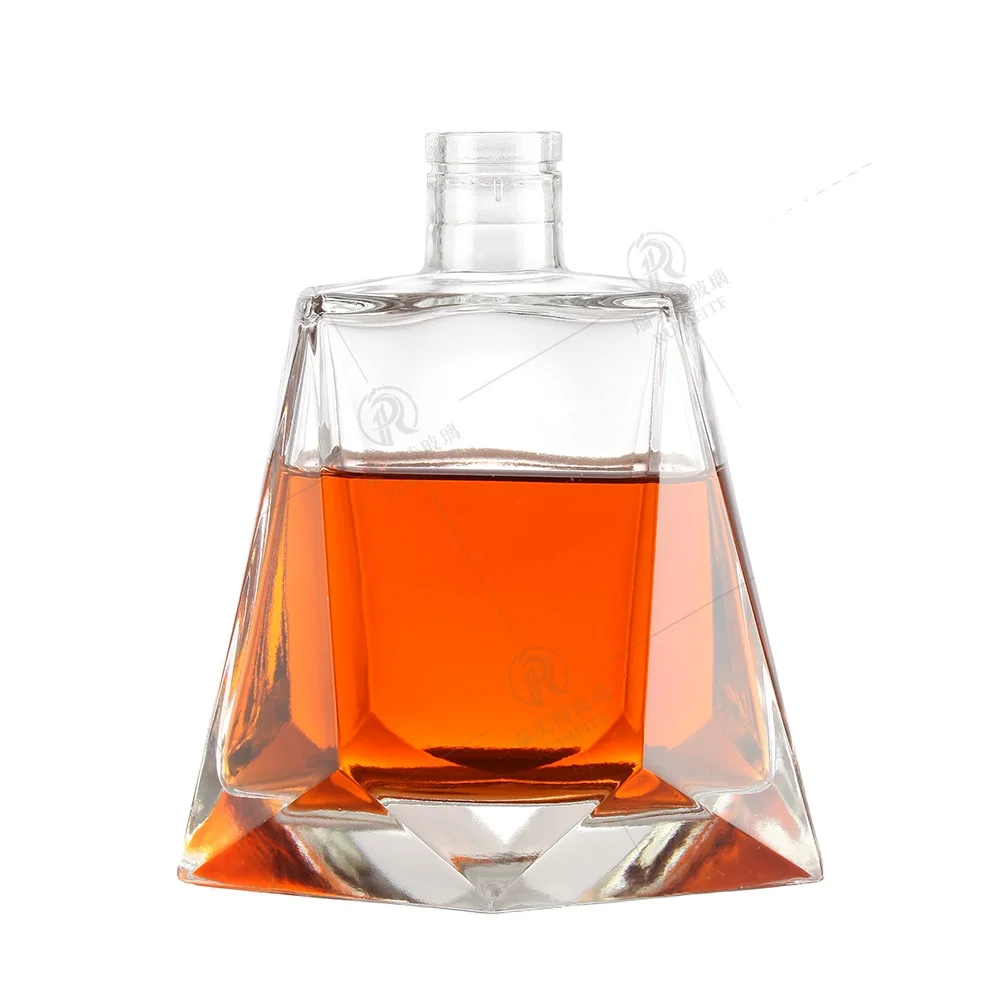 Custom factory  500ml 750ml transparent empty XO glass bottles liquor Vodka bottles