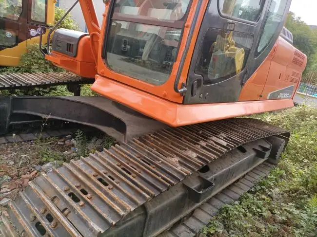 30 тонн Подержанный Doosan DX300 гусеничный экскаватор гидравлический цилиндр для экскаватора продажи
