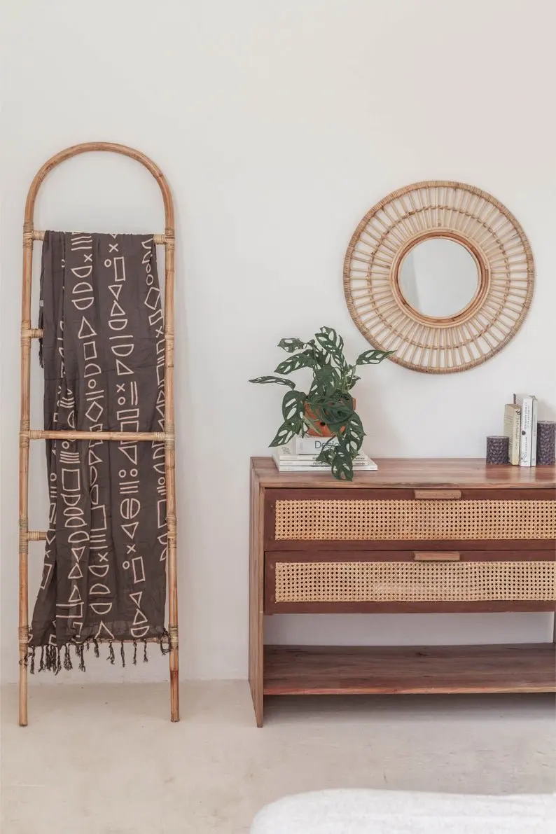 Wholesales Natural Eco-friendly Rattan Hanging Wall Plate for Home and Wall Decoration made in Vietnam