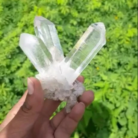 HOTE SALE VERY HIGH QUALITY CLEAR WHITE HIMALAYAN SAMADHI QUARTZ CLUSTER FOR OFFICE AND HOME DECORATION CRYSTAL QUARTZ CLUSTER
