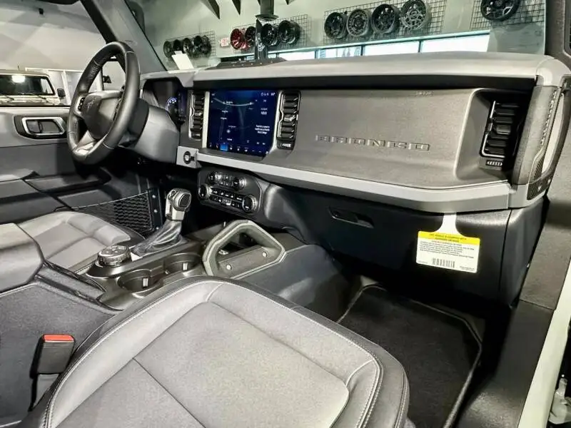 Б/у Fords Bronco 4x4 передовая модель 2dr SUV 2020/2022 100% отлично работает без происшествий гарантия 1 год