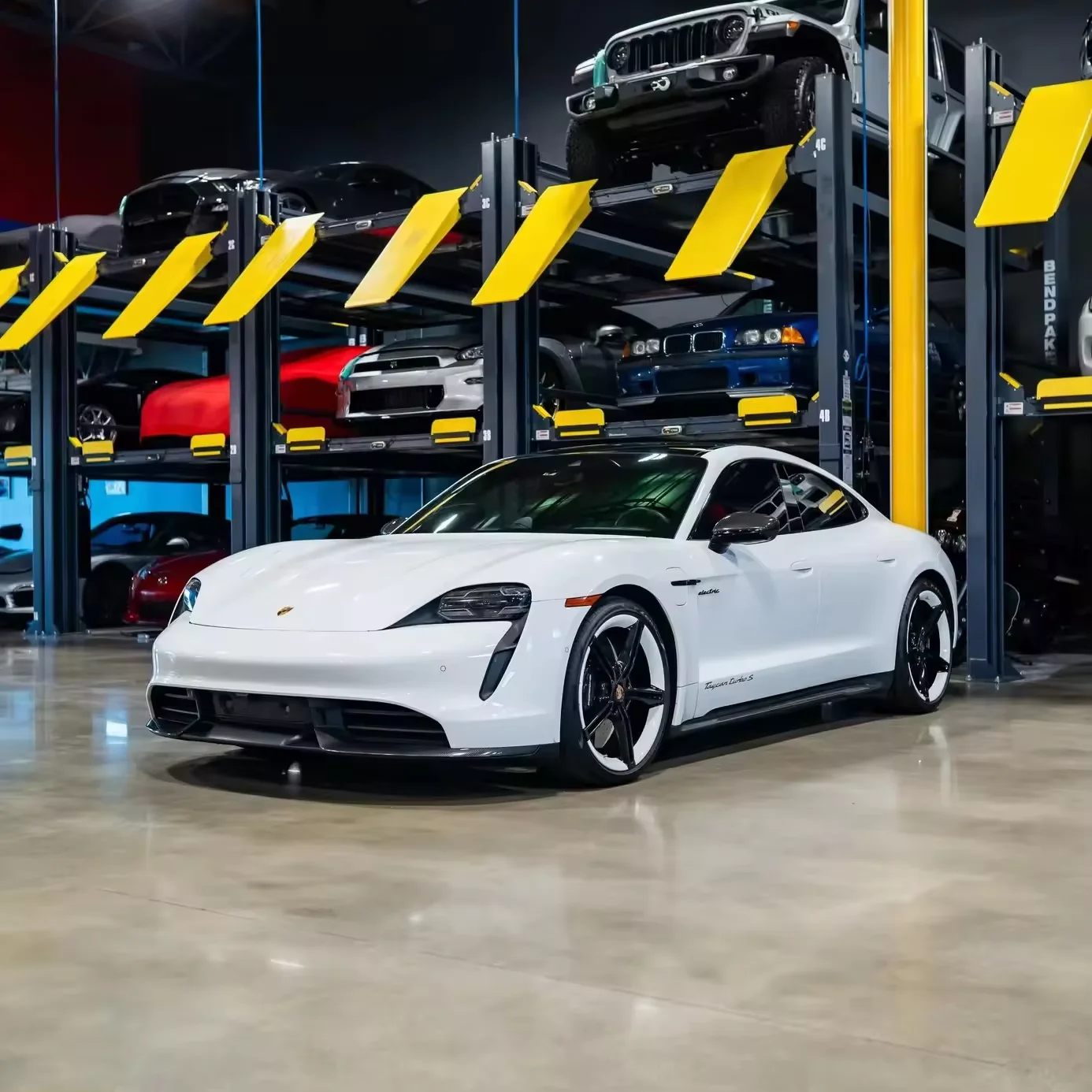 Аккуратно используемый 2020 Por-sches Taycan Turbo S 750 лошадиных сил двухмоторный AWD хорошо оснащенный в основном немодифицированный пробег 37200