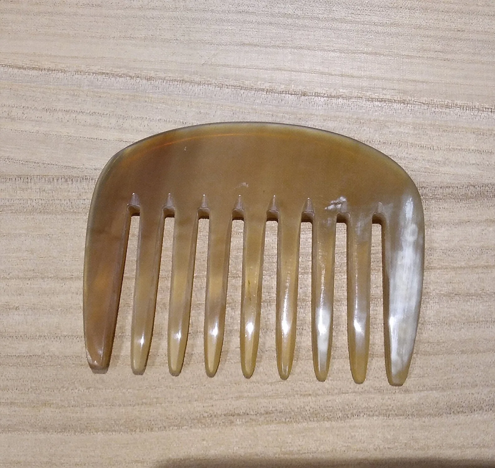 Wholesale Wooden Hair Comb Travel-Friendly Common Combs for Meridian Massage Sheep Horn Ox Horn Crescent Head for Home Use