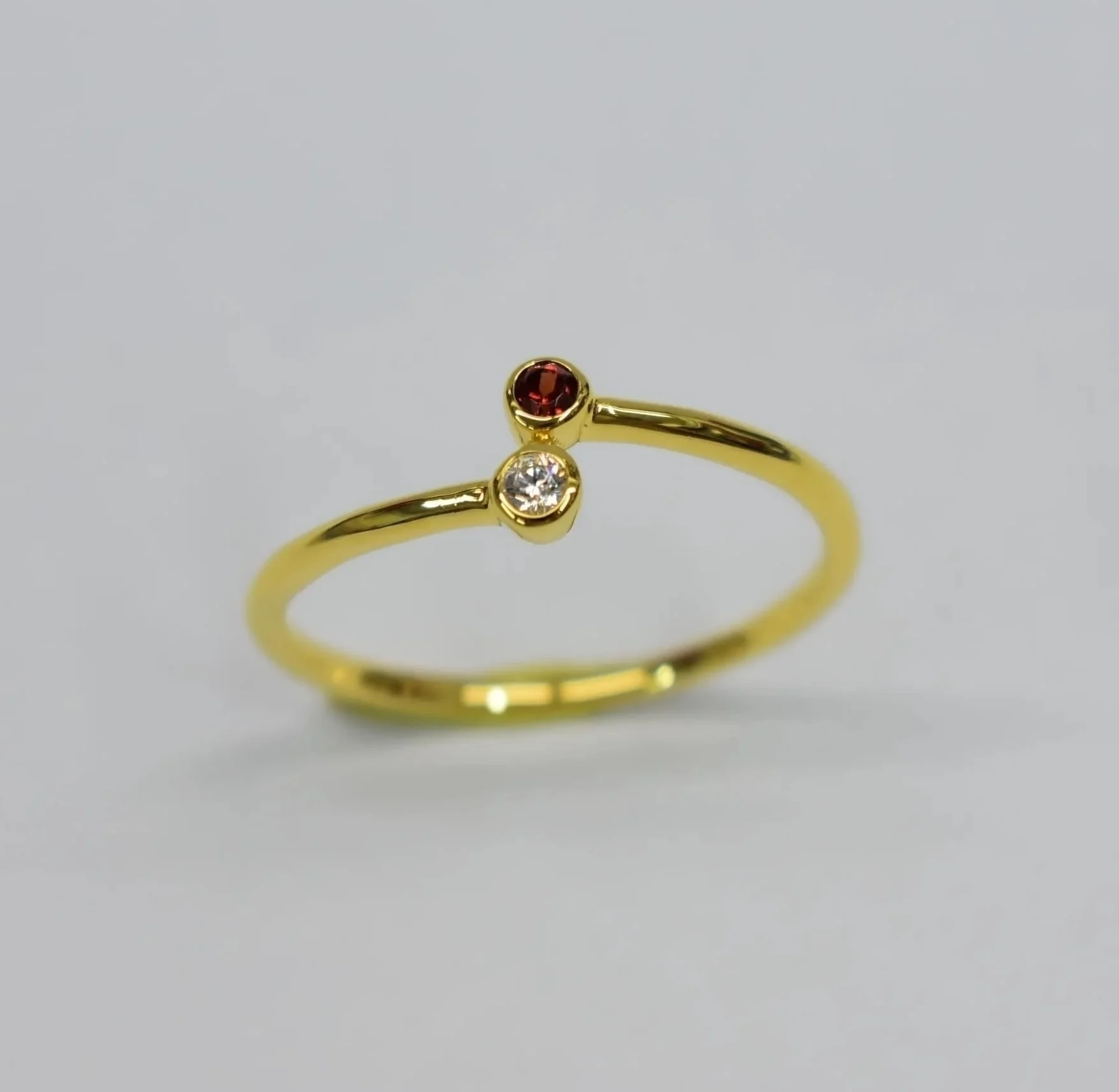 Оптовая продажа модное 925 серебро 18k позолоченное S925 минималистичное кольцо из натурального граната и кубического циркония