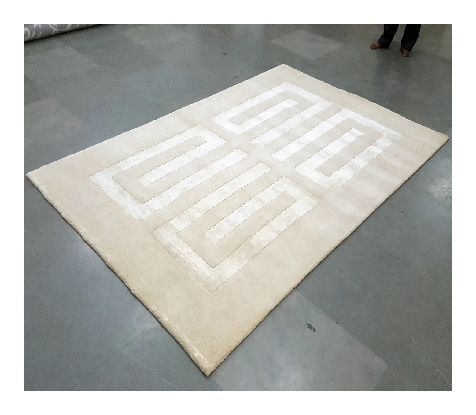 CUSTOMIZED HAND-TUFT SILK CARPET DESIGNER RUGS