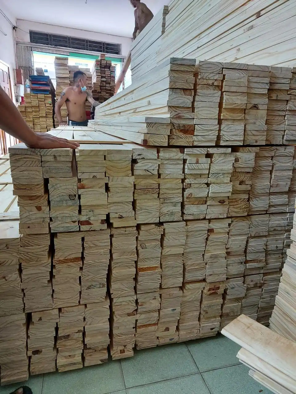 4-in x 4-in x 8-ft Spruce / Pine / Fir S4S Kiln-dried Lumber For USA market