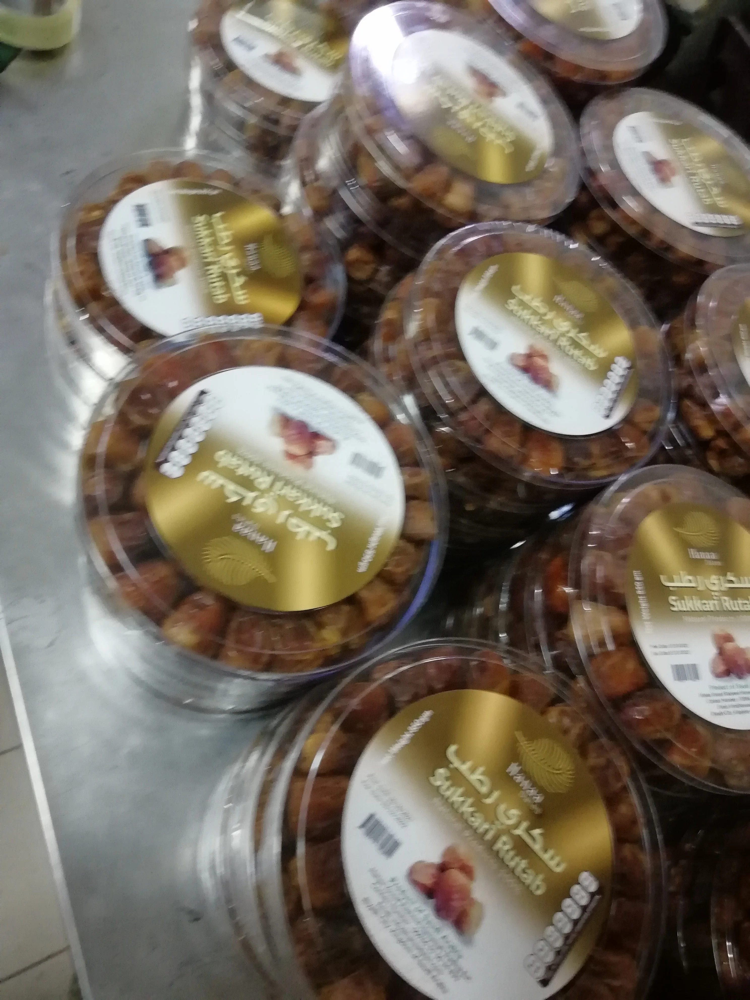 Saudi dates from Qasim Sukkari top mix size quality new harvest OEM 500 gm 1 kg 3 kg pack available