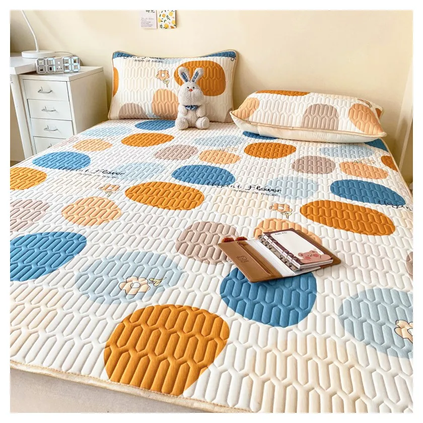 Manufacturer Hot Sale Good Quality Comfortable Cooling Silk Latex Mattress Bedding Set For Summer