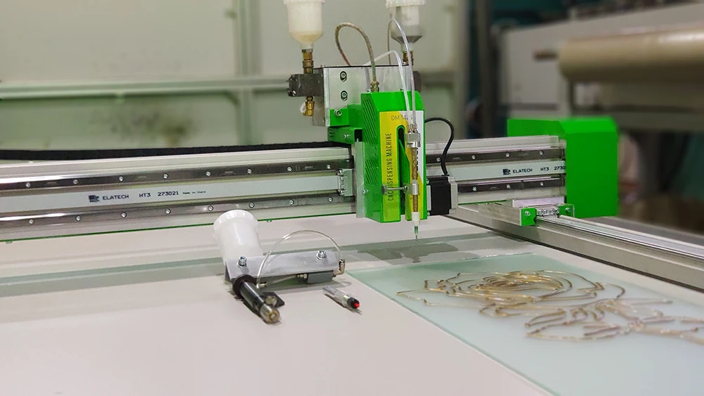 Stained glass machine Designer equipment with glass and firm cutting function machinery for mass production of stained glass