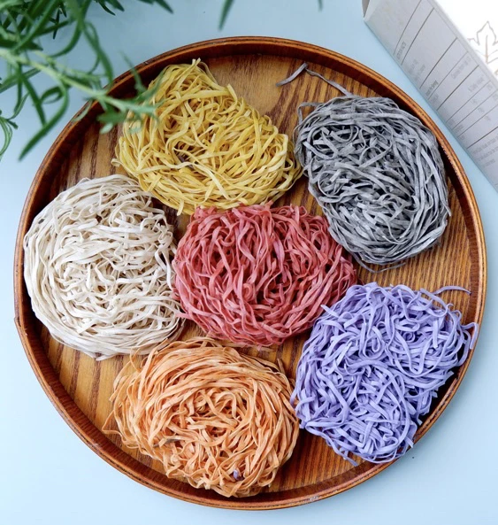 Оптовая продажа лапша в мешках сухая тонко высушенная 400 г Овощная из смешанного