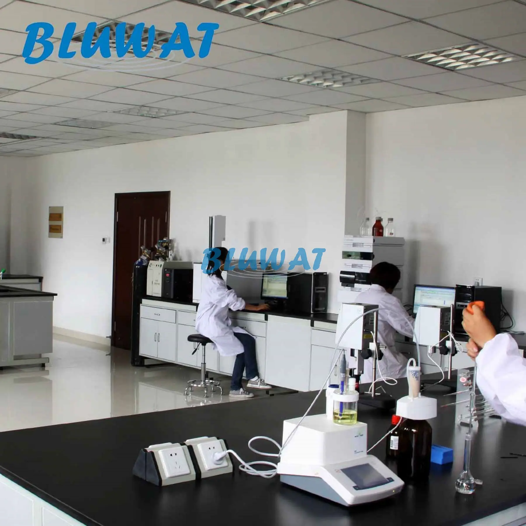 Yixing Bluwat Chemicals Ferric Sulfate Granular Fe2(SO4)3 manufacturer