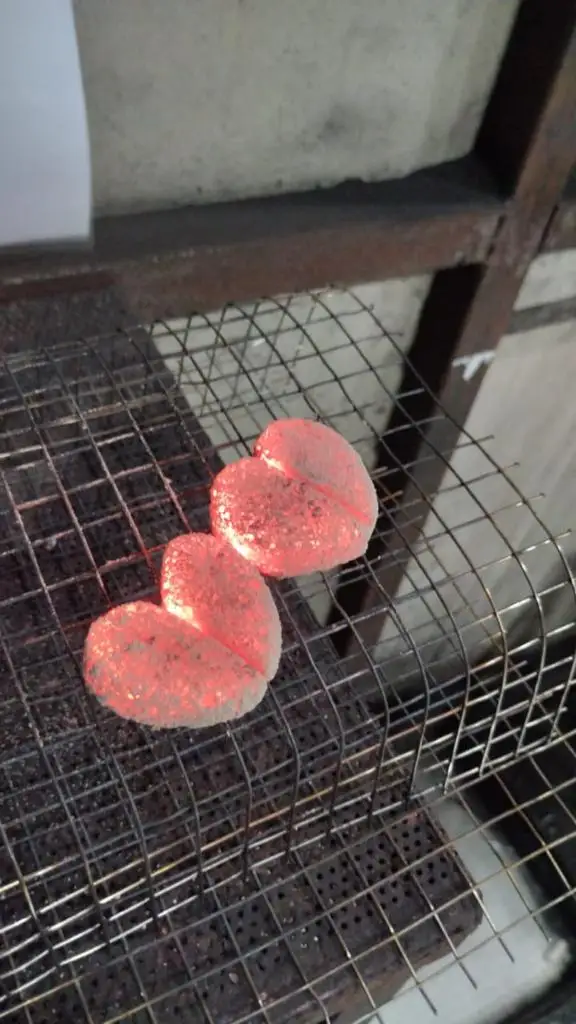 Hot Selling Hookah Charcoal Briquettes for Nargile Shisha Made With Pure Coconut Shell Charcoal Premium Quality Indonesia Briket