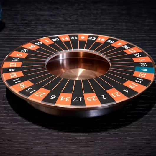 Sophisticated Round Metal Ashtray Elegant Design for Cigarette Use