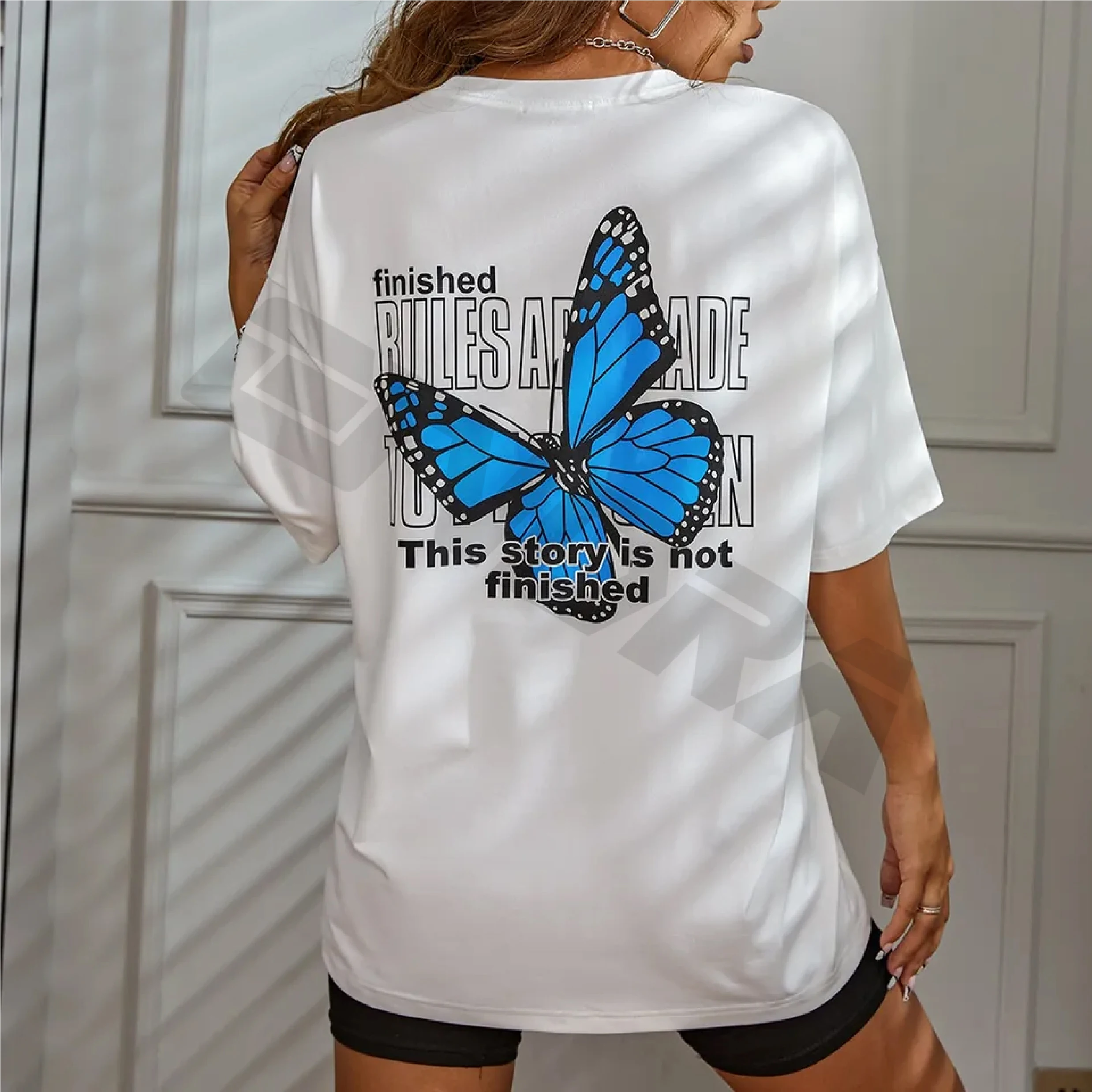 Vintage Floral Print Shirt - Revel in the Timeless Elegance of Our Vintage-Styled Floral Print T-Shirt Collection